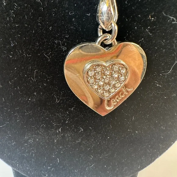 Fashion Coach Silver Heart Necklace - Picture 4 of 5